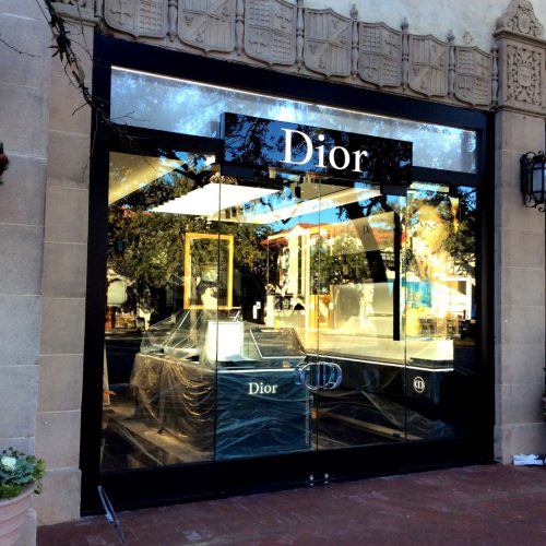 Exterior video of Houston's Dior store featuring Oversized, laminated and tempered exterior glass doors along with a digital, ceramic-printed branded Dior sign.